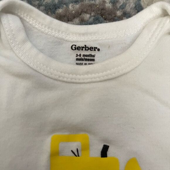 Bundle of five 3-6 month short sleeve shirt onesies - Picture 7 of 7